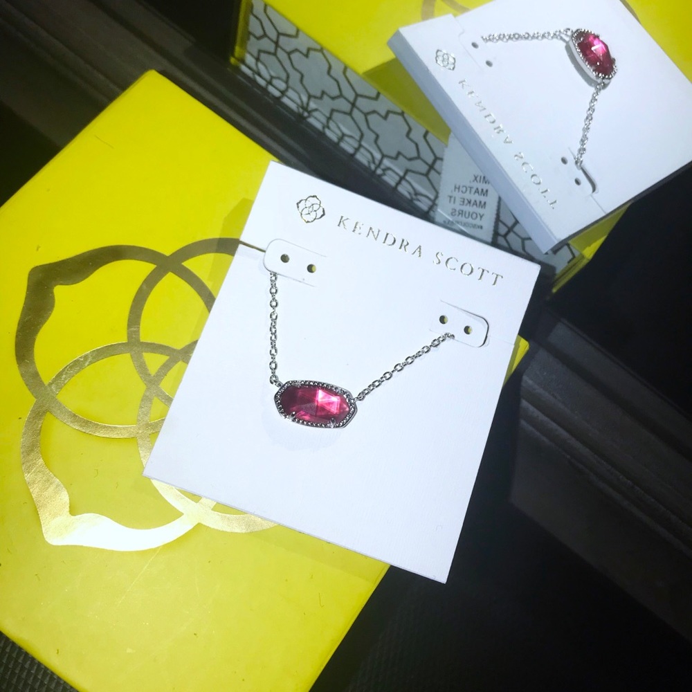 Elisa Sliver Kendra Scott necklace